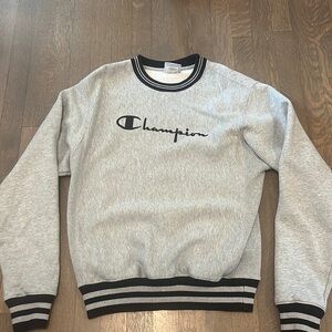 Champion crewneck. Barely worn. Super soft.